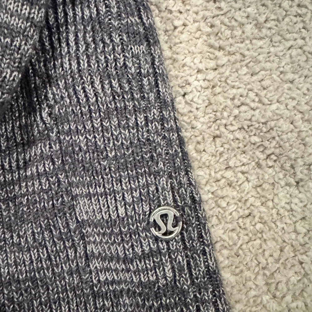 lululemon Peace Of Mind Hooded Wrap Size 2-4 Athleisure Sporty‎